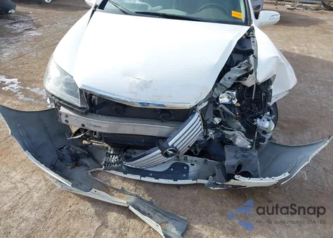 2005 Acura Rl 3.5 z USA, uszkodzony, nr VIN JH4KB16575C003686